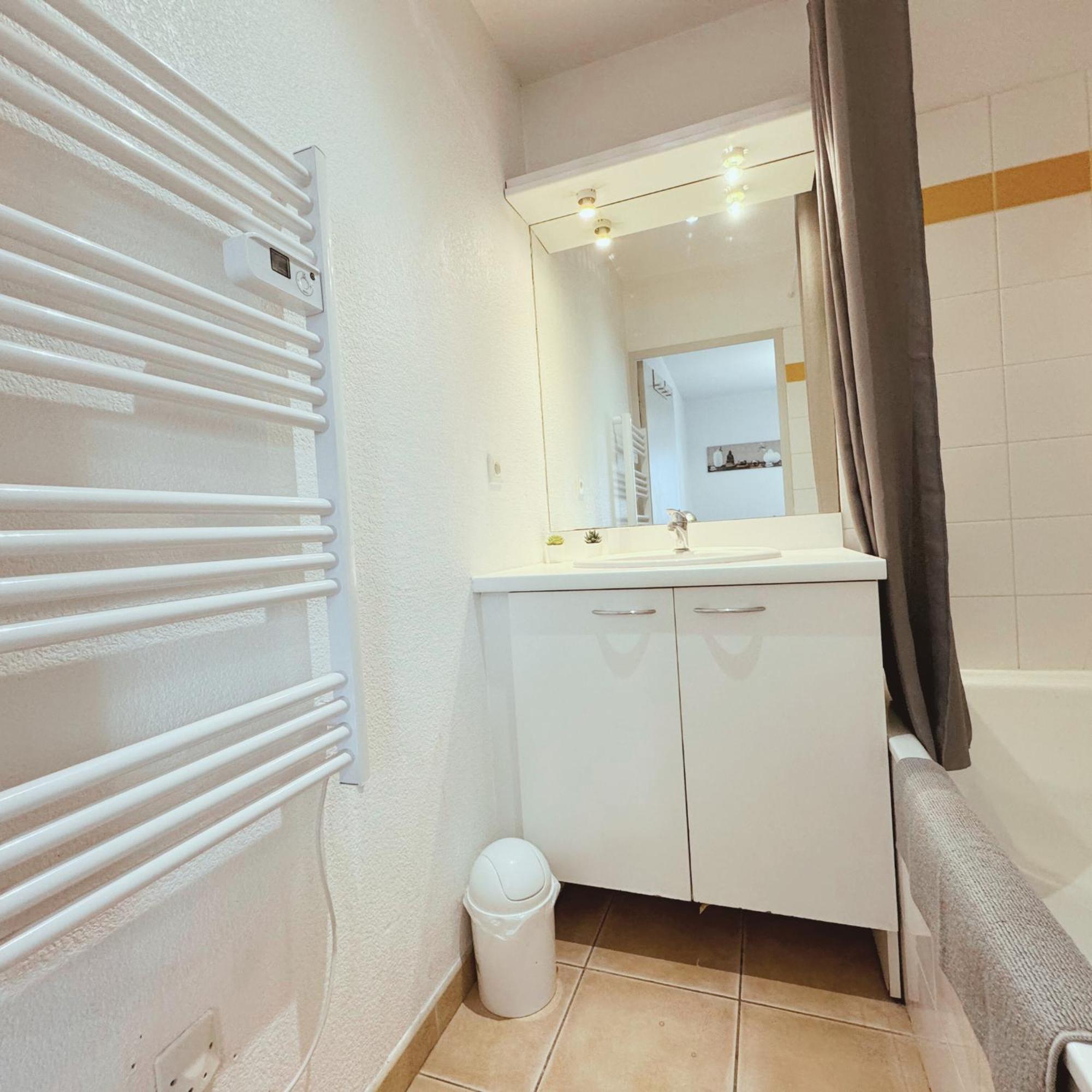 Appartement Residence Prive Avec Parking Wifi Clim Piscine อาวีญง ภายนอก รูปภาพ